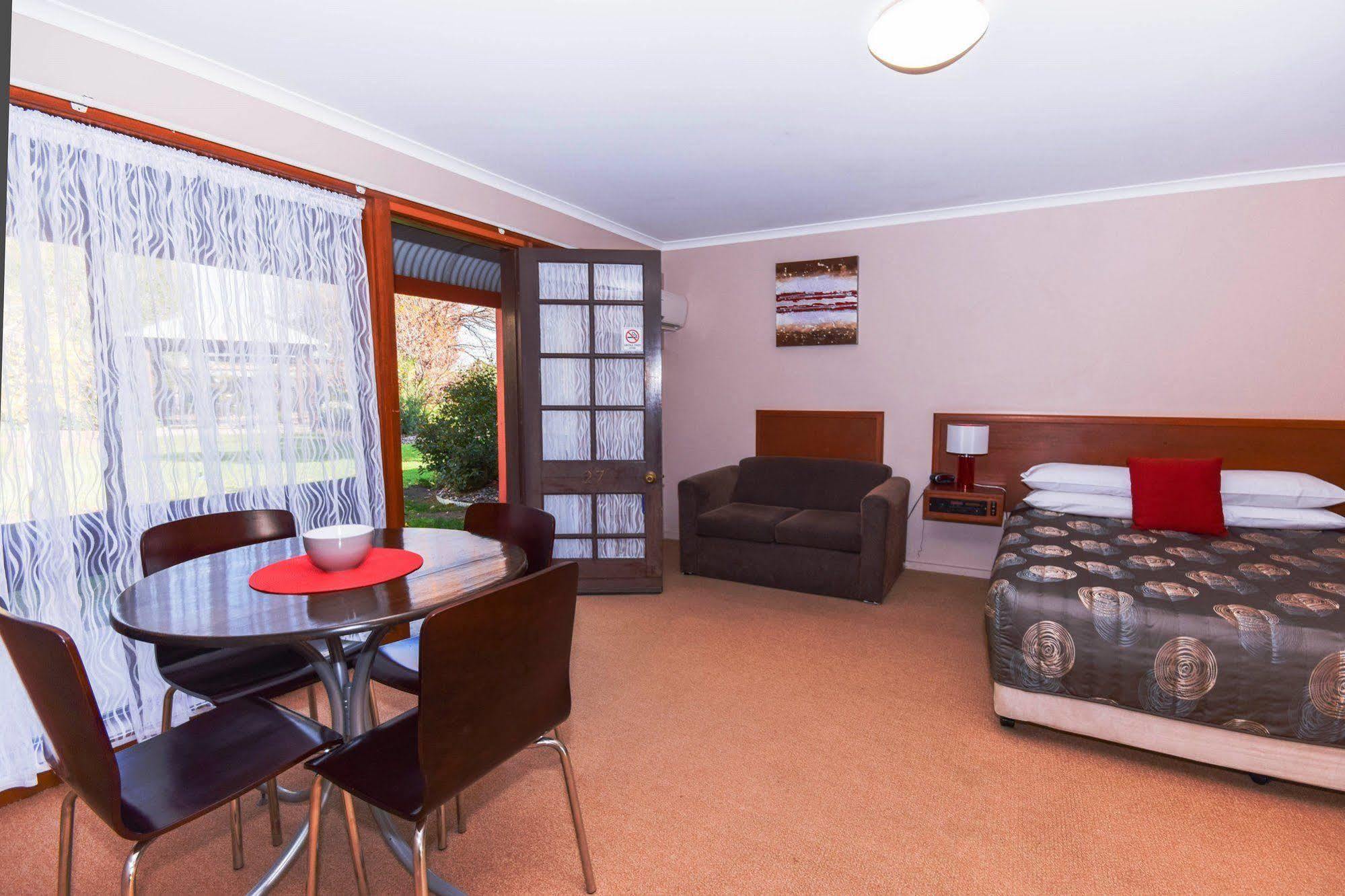 River Country Inn (Adults Only) Moama Zewnętrze zdjęcie
