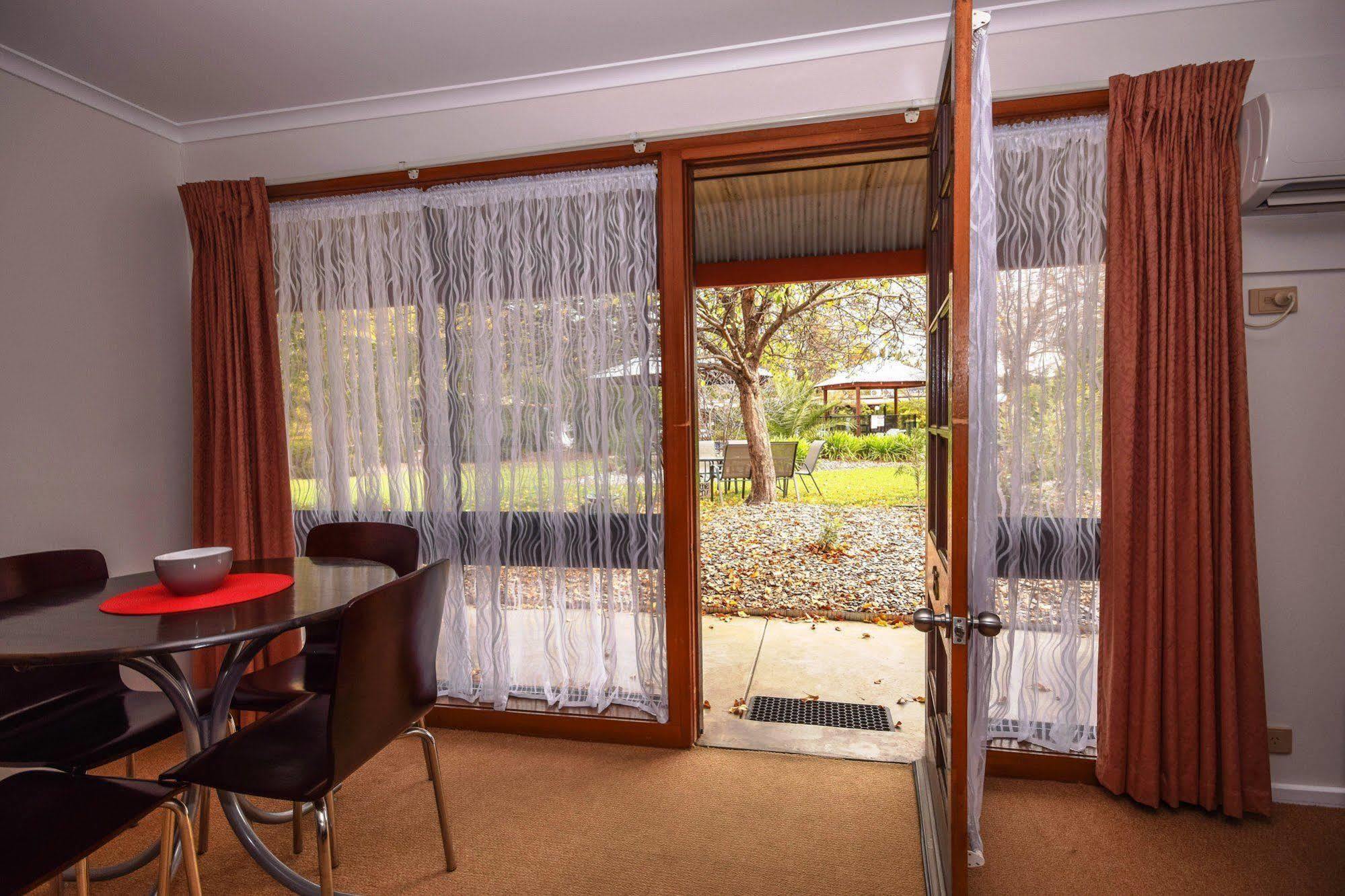 River Country Inn (Adults Only) Moama Zewnętrze zdjęcie